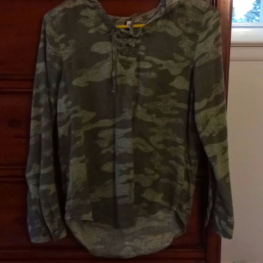 Camo hooded shirt
